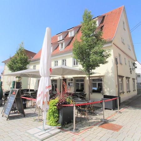 Hotel Adler Am Schloss Bonnigheim Exteriör bild